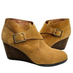 Lucky Brand Sumarah Suede Platform Booties 9 1/2B